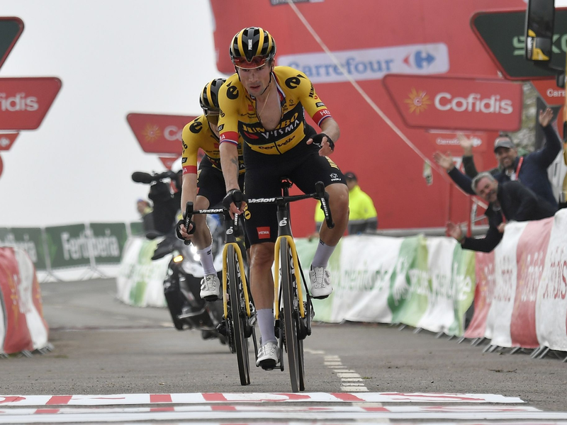 Primoz Roglic setzte sich auf der 17. Etappe der Vuelta durch. - Foto: Pep Dalmau/Belga/dpa
