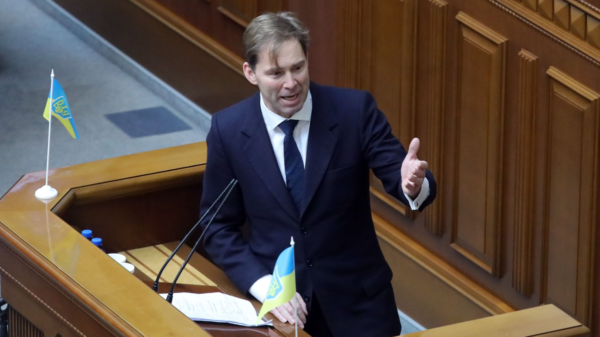 Tobias Ellwood bei einer Rede im ukrainischen Parlament in Kiew. Der konservative britische Abgeordnete hat wegen anhaltender Kritik sein Amt im Verteidigungsausschuss niedergelegt. - Foto: Ukrinform/dpa