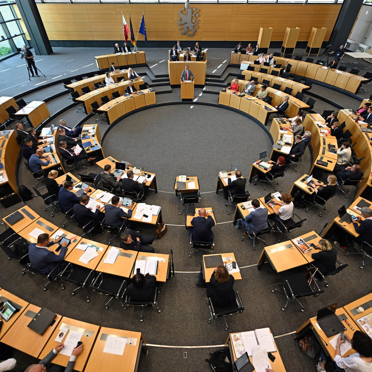 AfD-Fraktionschef Björn Höcke und CDU-Fraktionschef Mario Voigt (l) im Landtag in Erfurt. - Foto: Martin Schutt/dpa