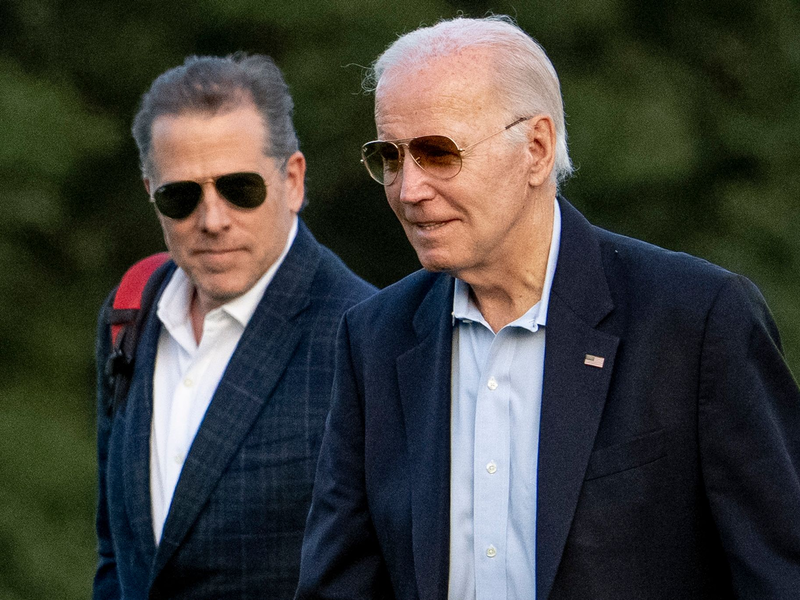 US-Präsident Joe Biden mit seinem Sohn Hunter in Washington. - Foto: Andrew Harnik/AP/dpa