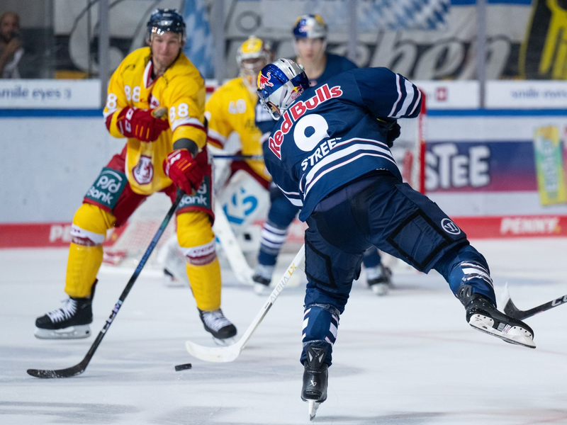 Der EHC Red Bull München besiegte zum DEL-Saisonstart die Düsseldorfer EG mit 4:2. - Foto: Sven Hoppe/dpa
