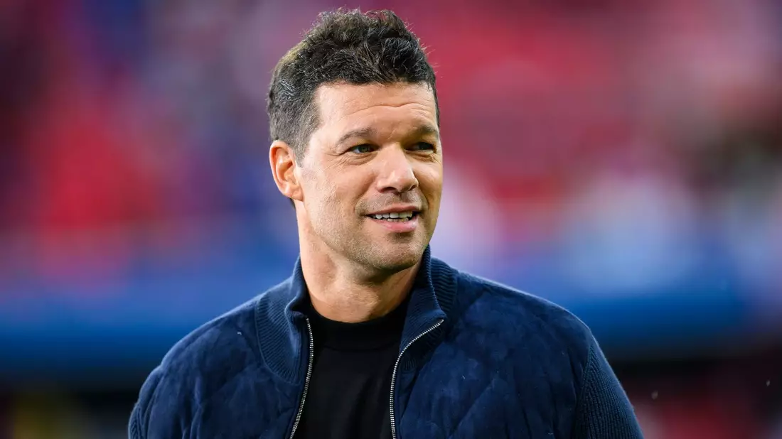 Der FC Bayern müsse eingreifende Veränderungen am Kader vornehmen, findet Michael Ballack. - Bild: Tom Weller/dpa