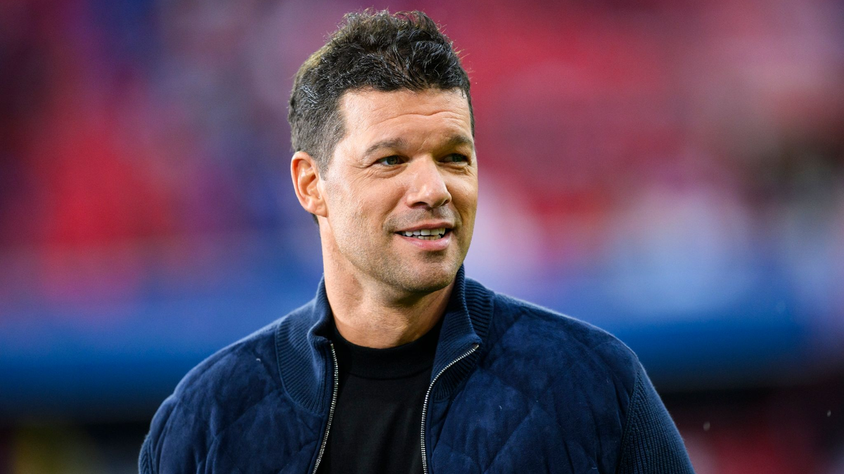 Für Michael Ballack braucht es aktuell keine Langzeitlösung auf dem Bundestrainer-Posten. - Foto: Tom Weller/dpa