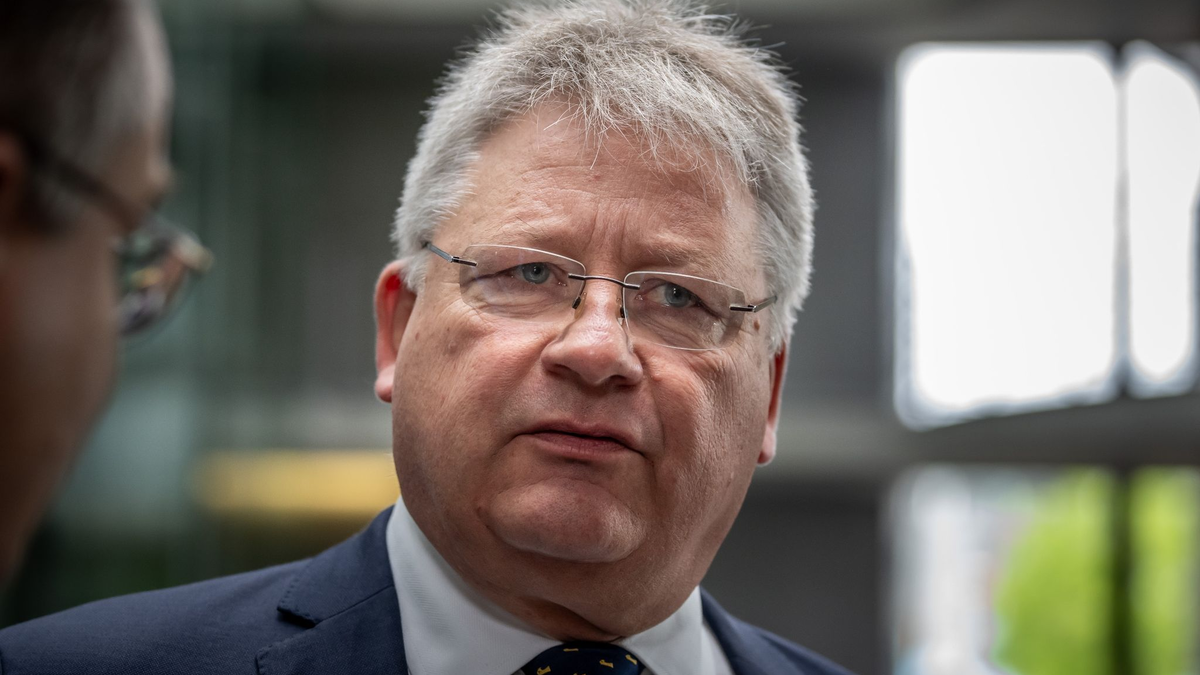 Die größten Cyber-Bedrohungen sieht er in Russland und China: BND-Präsident Bruno Kahl. - Foto: Michael Kappeler/dpa