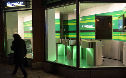 Der Wolfsburger Autokonzern Volkswagen fusioniert seine beiden Mietwagenanbieter Europcar und Euromobil. - Foto: Marc Tirl/dpa-Zentralbild/dpa