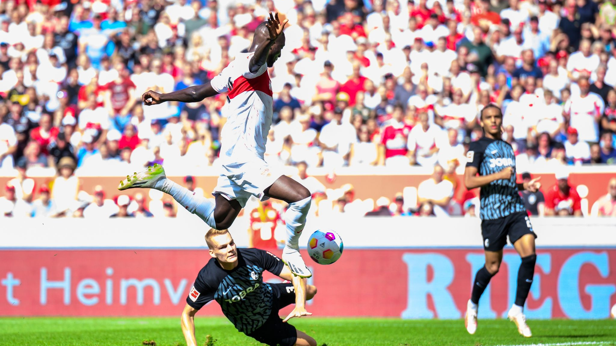 Stuttgarts Serhou Guirassy erzielt das Tor zum zwischenzeitlichen 3:0. - Foto: Tom Weller/dpa