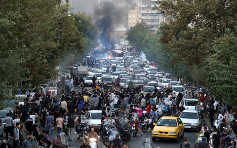 Der Tod der iranischen Kurdin Jina Mahsa Amini löste in Teheran schwere Proteste aus. - Foto: Uncredited/AP/dpa Der Tod der iranischen Kurdin Jina Mahsa Amini löste in Teheran schwere Proteste aus. - Foto: Uncredited/AP/dpa