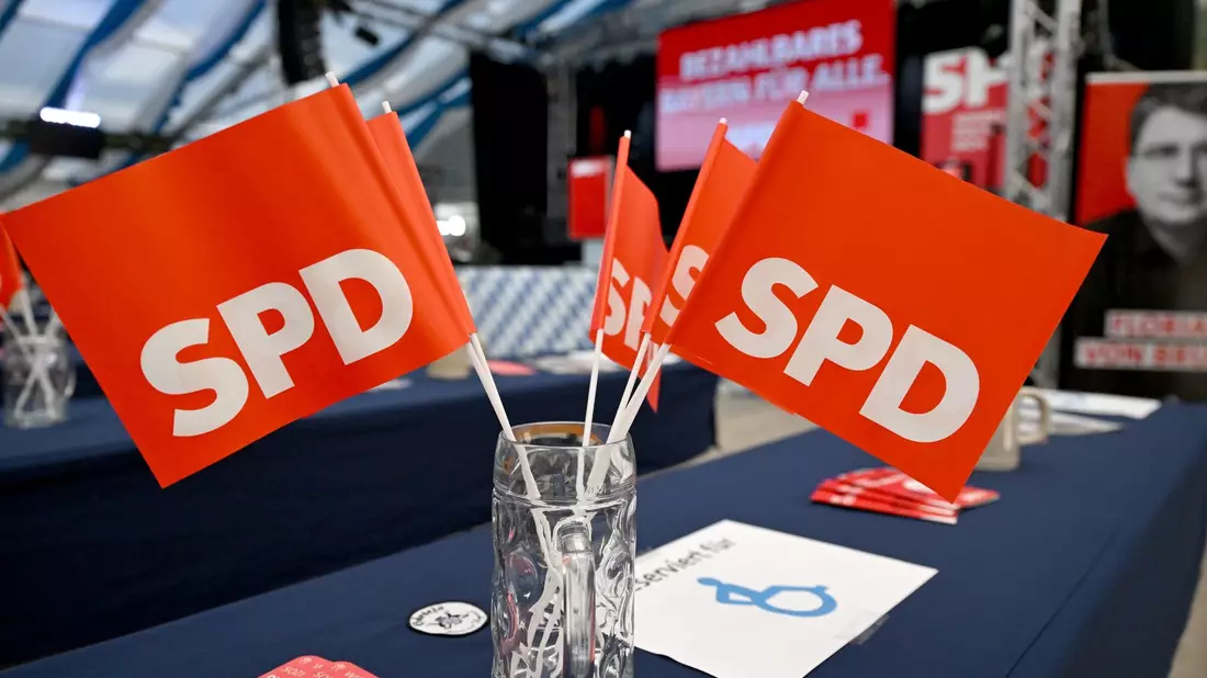 Die SPD ist in einer Umfrage auf den tiefsten Stand seit dem Sommer 2021 gerutscht. - Bild: Sven Hoppe/dpa