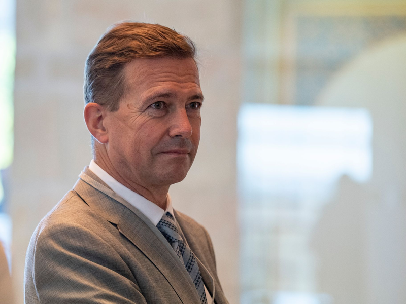 Steffen Seibert bei einer Veranstaltung in Jerusalem. - Foto: Christophe Gateau/dpa