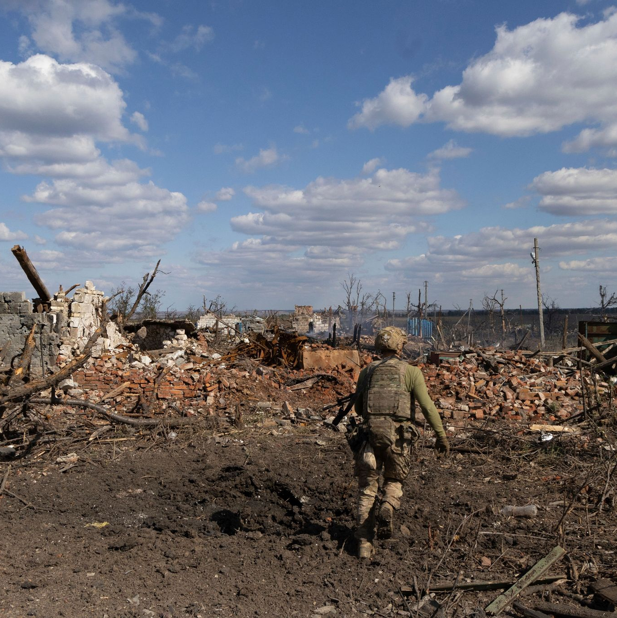 Frontlinie in Andriiwka in der Region Donezk. Die 3. Angriffsbrigade gab am Freitag bekannt, dass sie die vom Krieg zerstörte Siedlung zurückerobert hat. - Foto: Alex Babenko/AP/dpa