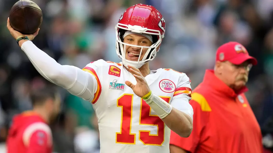 Investiert in das Formel-1-Team Alpine: Patrick Mahomes. - Bild: Ashley Landis/AP/dpa