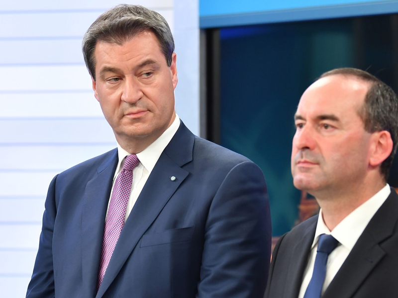 Bayerns Ministerpräsident Markus Söder und sein Vize Hubert Aiwanger. - Foto: Lukas Barth-Tuttas/epa-pool/dpa