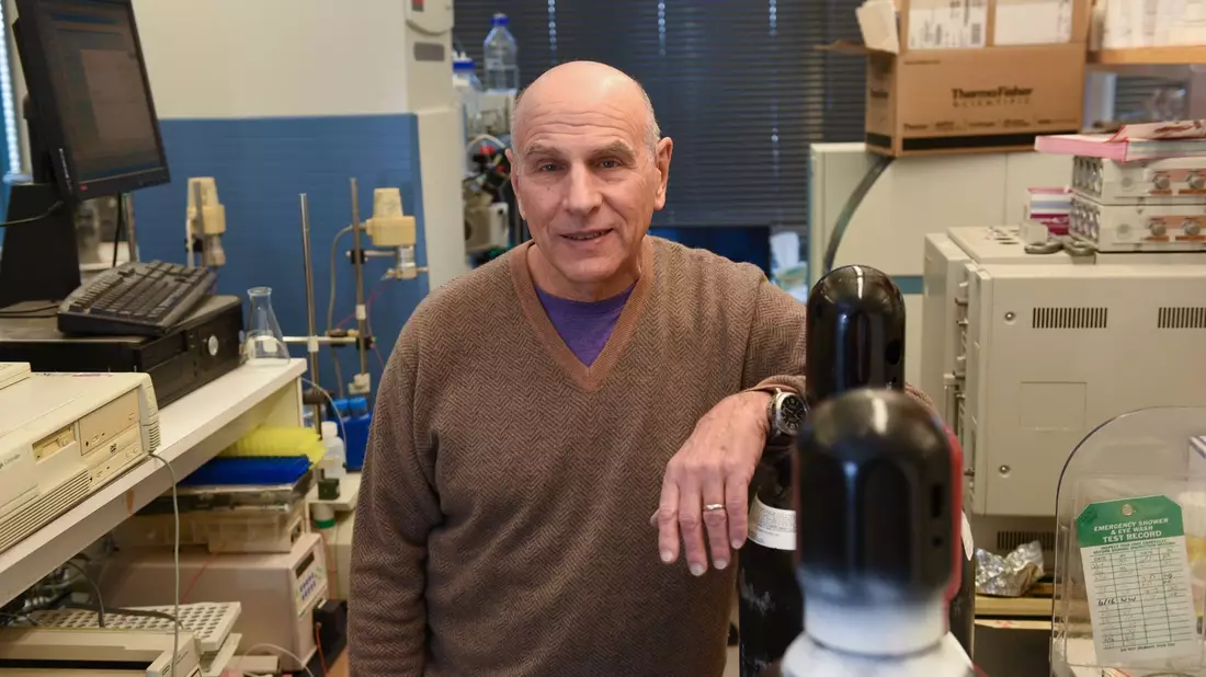 Dennis L. Kasper ist Arzt und Immunologe an der Harvard Medical School. Der US-amerikanische Immunologe wird mit dem Paul Ehrlich- und Ludwig Darmstaedter-Preis 2024 geehrt. - Bild: Richard Groleau/Harvard Medical School/dpa