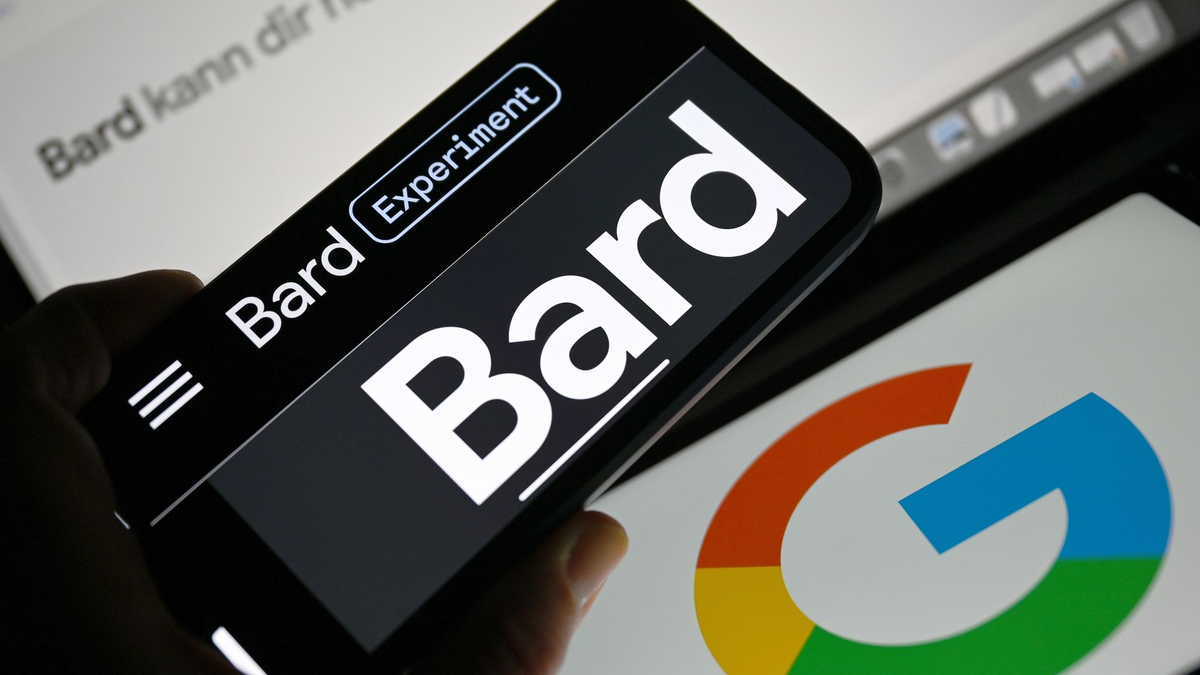 Der Google-Chatbot Bard soll falsche Fakten in den Antworten des KI-Systems erkennen können. - Foto: Arne Dedert/dpa