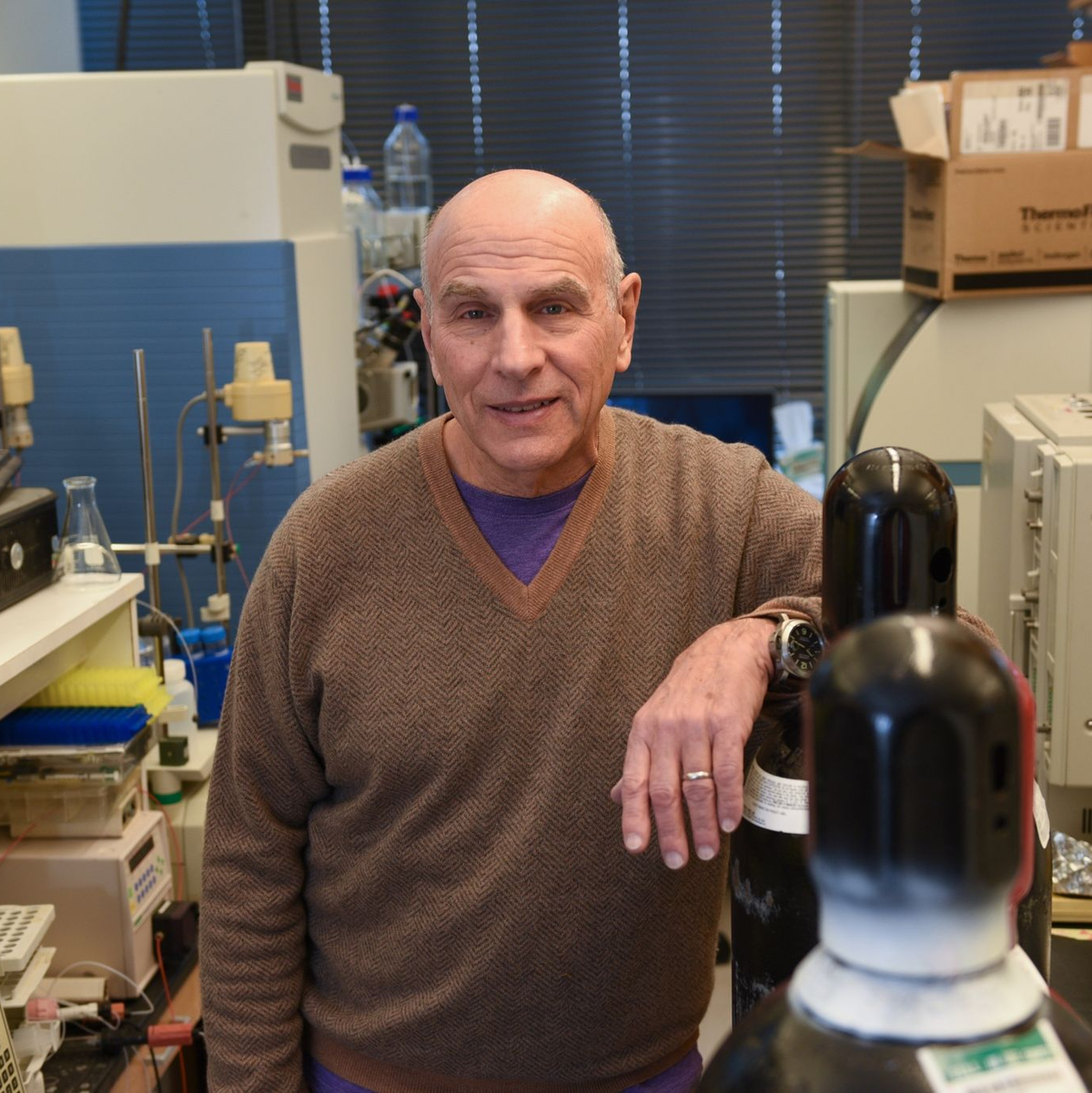 Dennis Kasper ist Arzt und Immunologe an der Harvard Medical School. Der US-amerikanische Wissenschaftler wird mit dem Paul Ehrlich- und Ludwig Darmstaedter-Preis 2024 geehrt. - Foto: Richard Groleau/Harvard Medical School/dpa