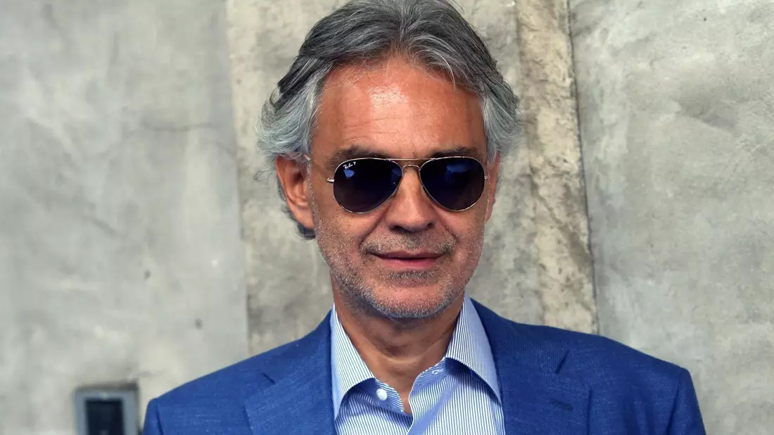 Der italienische Sänger Andrea Bocelli denkt lieber ans Leben als an den Tod. - Bild: Matteo Bazzi/ANSA/AP/dpa