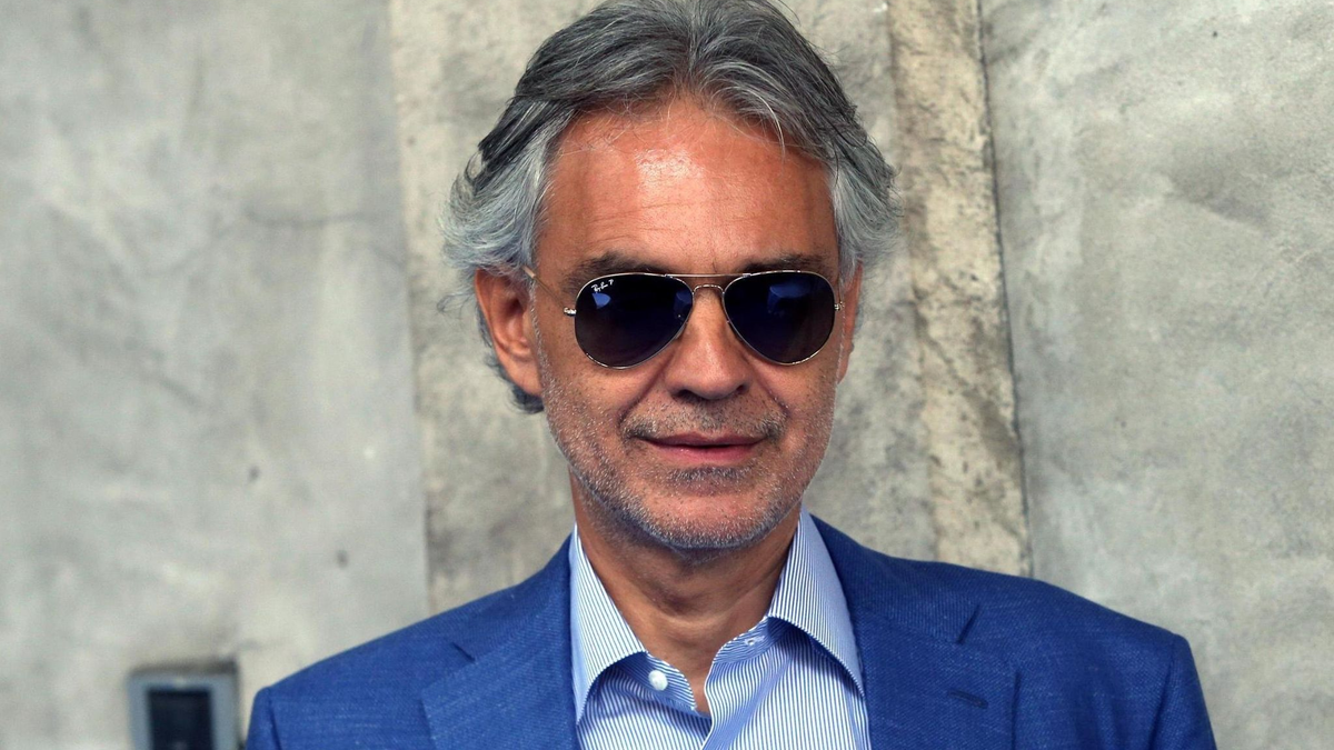 Der italienische Sänger Andrea Bocelli denkt lieber ans Leben als an den Tod. - Foto: Matteo Bazzi/ANSA/AP/dpa