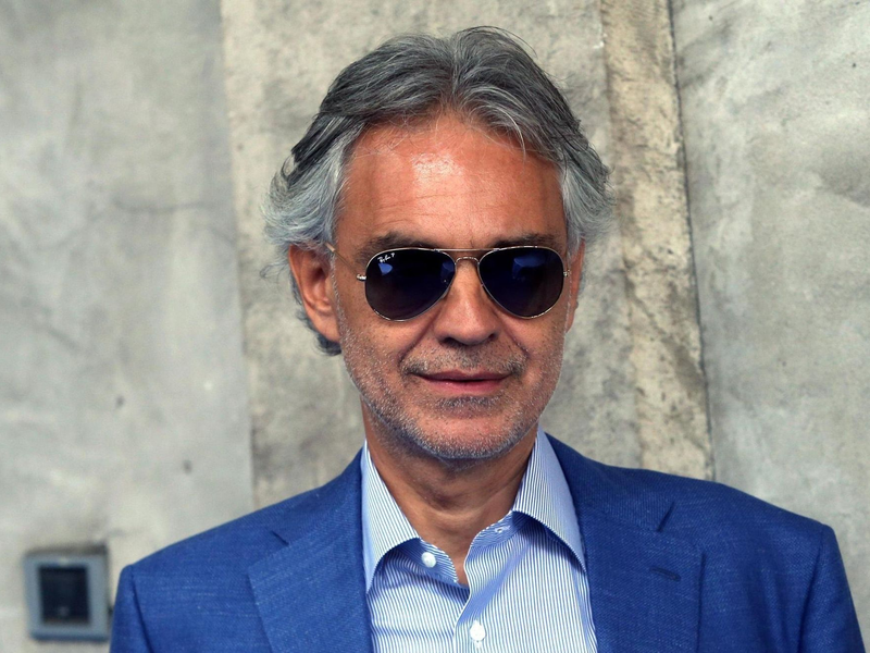 Der italienische Sänger Andrea Bocelli denkt lieber ans Leben als an den Tod. - Foto: Matteo Bazzi/ANSA/AP/dpa