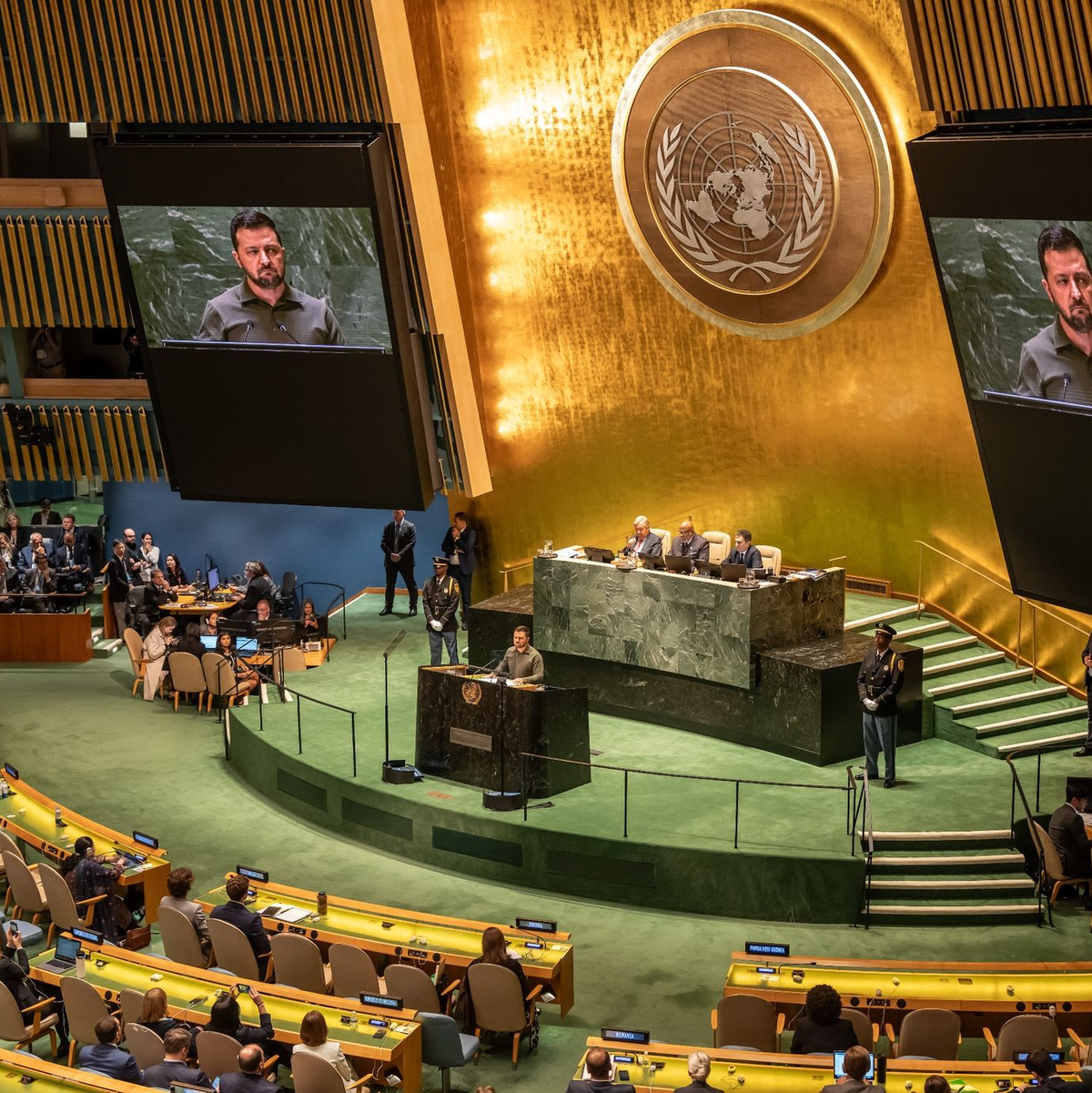 Wolodymyr Selenskyj spricht bei der Generaldebatte der UN-Vollversammlung. - Foto: Michael Kappeler/dpa