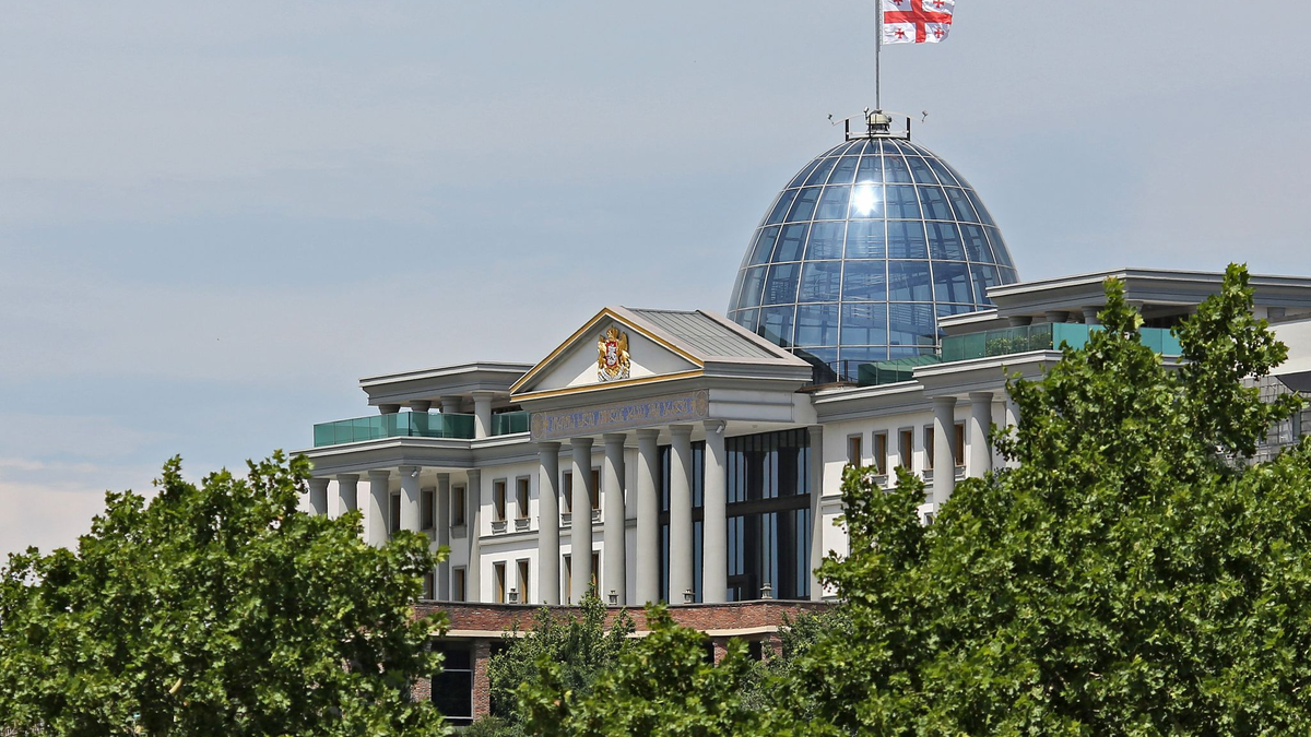 Der Präsidentenpalast in der georgischen Hauptstadt. - Foto: Jan Woitas/dpa