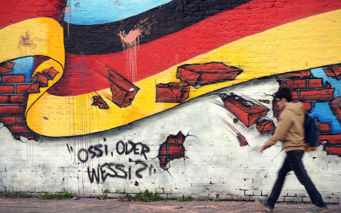 Wandbild von Caspar Kirchner in Berlin. - Foto: picture alliance / dpa