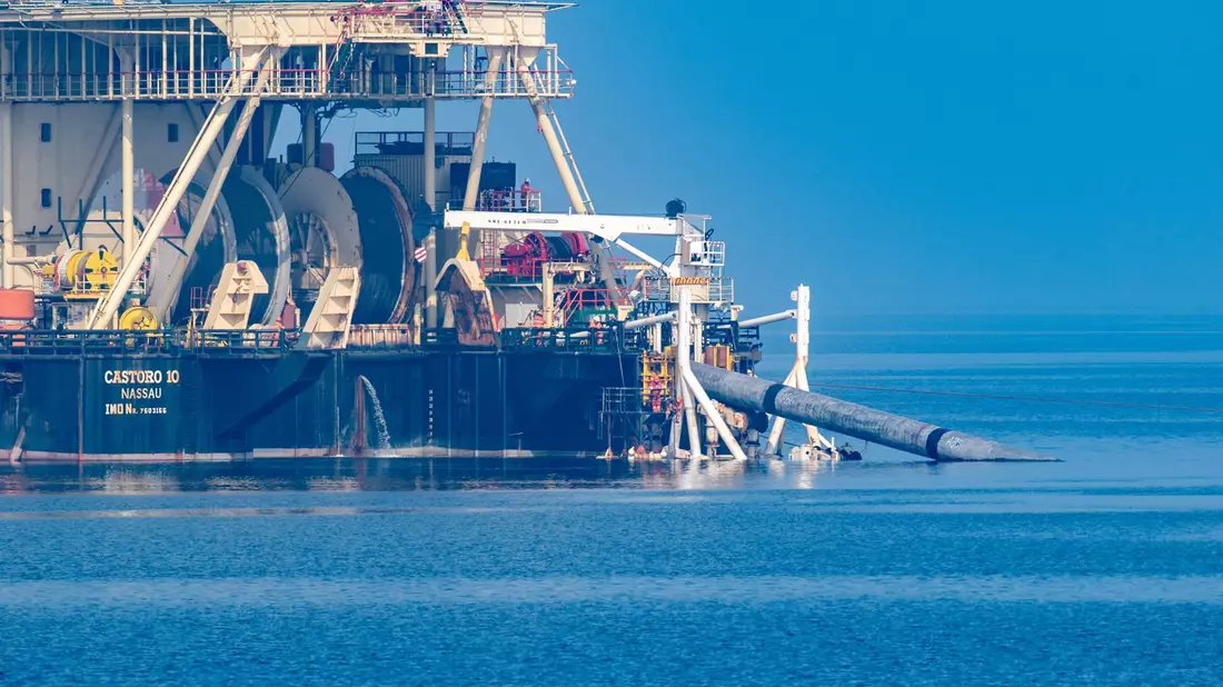 Der Nabu scheitert vor Gericht mit dem Antrag zum Baustopp für das LNG-Terminal auf Rügen. - Bild: Stefan Sauer/dpa