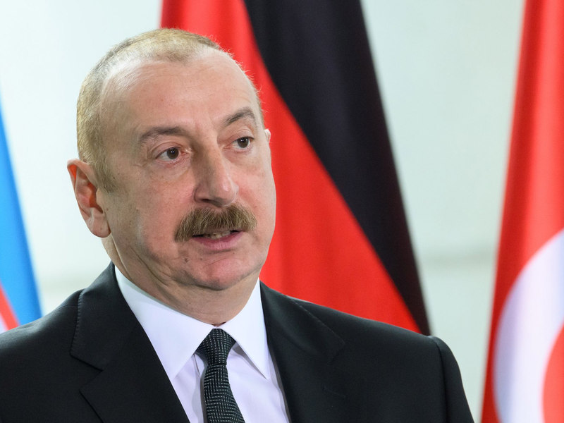 Will weiterhin an der Macht bleiben: Ilham Alijew. - Foto: Bernd von Jutrczenka/dpa