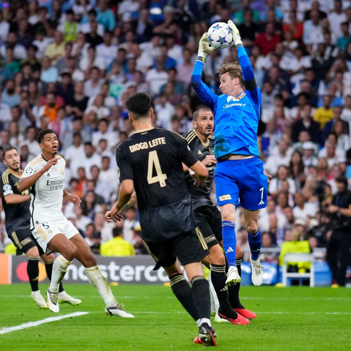 Unions Torhüter Frederik Rönnow machte gegen Real Madrid ein starkes Spiel. - Foto: Manu Fernandez/AP
