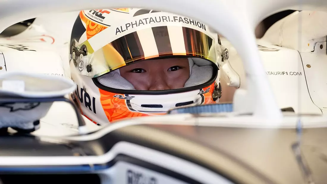 Liefert sich mit Liam Lawson und Daniel Ricciardo einen Dreikampf um zwei Stammplätze: Yuki Tsunoda. - Bild: Hasan Bratic/dpa