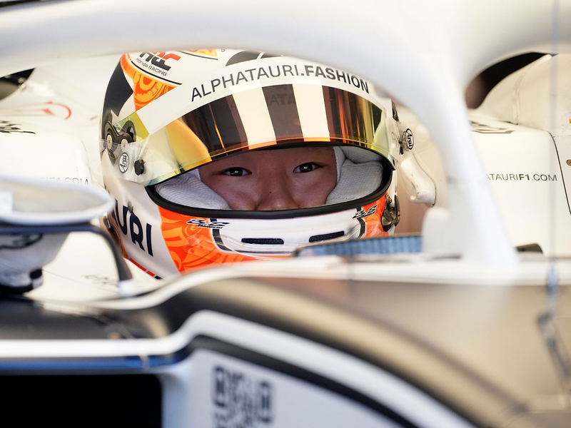 Liefert sich mit Liam Lawson und Daniel Ricciardo einen Dreikampf um zwei Stammplätze: Yuki Tsunoda. - Foto: Hasan Bratic/dpa