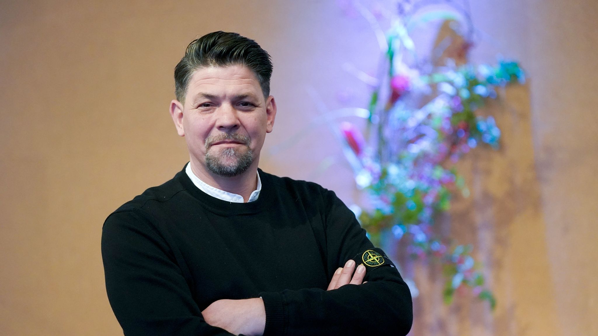 Der Gastronom und Fernsehkoch Tim Mälzer fordert einen weiterhin vergünstigten Mehrwertsteuersatz in Restaurants. - Foto: Marcus Brandt/dpa