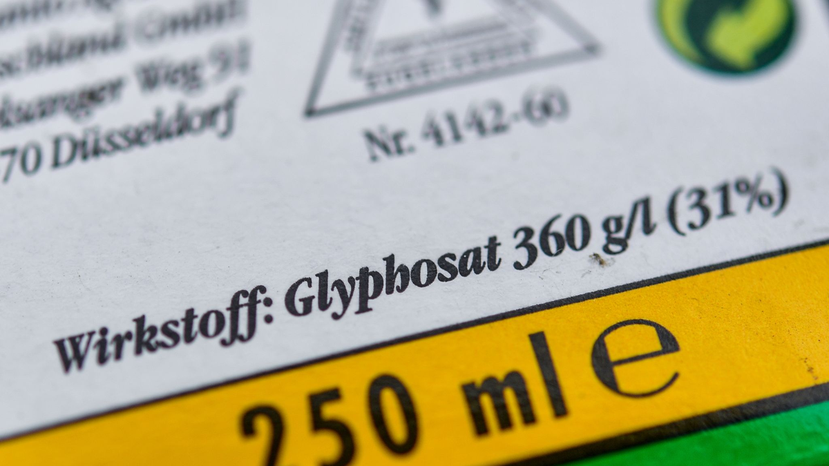 Eine mögliche Verlängerung der Zulassung von Glyphosat in der EU stößt auf geteilte Ansichten. - Foto: Patrick Pleul/dpa-Zentralbild/dpa