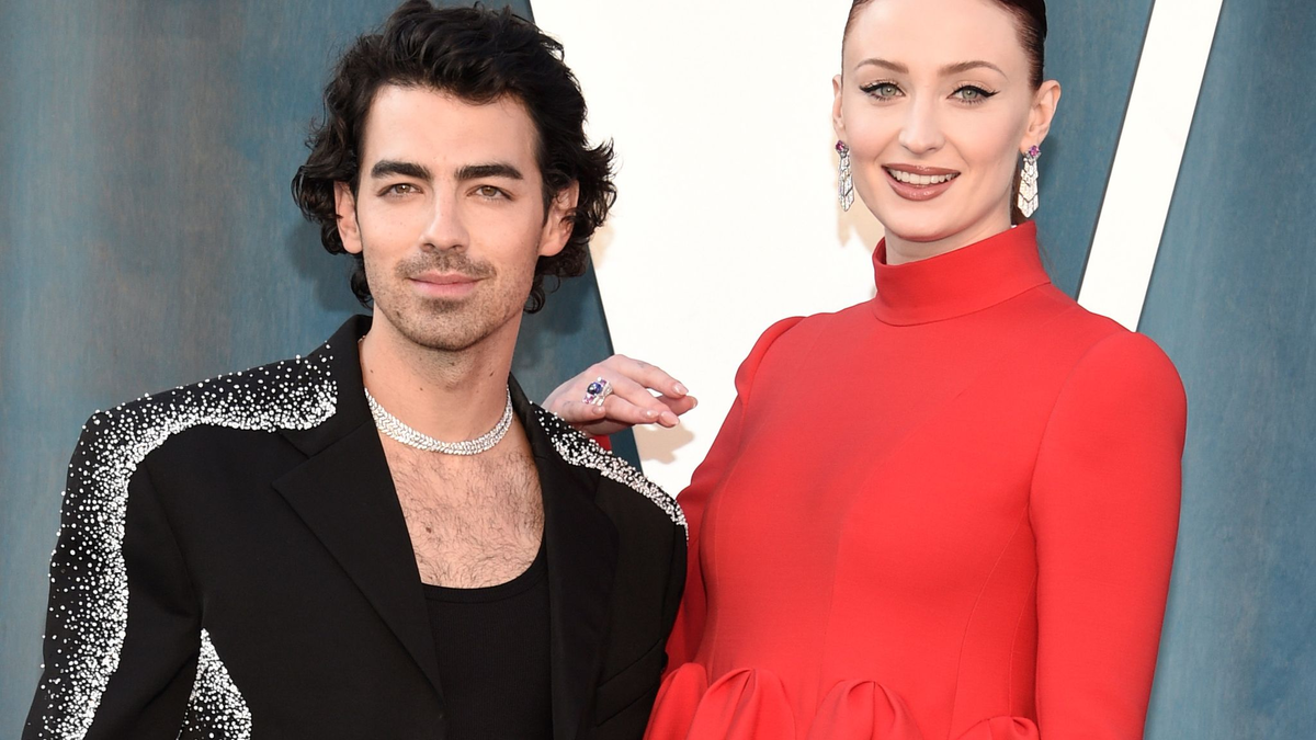 Die britische Schauspielerin Sophie Turner und der US-Sänger Joe Jonas gaben vor rund zwei Wochen ihre Scheidungspläne bekannt. - Foto: Evan Agostini/Invision via AP/dpa