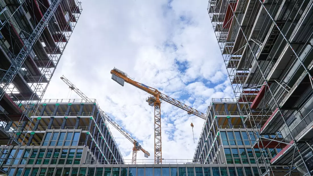 Die Wohnungsnot in Deutschland hat weitreichende Folgen, konstatiert der Deutsche Gewerkschaftsbund. - Bild: Annette Riedl/dpa