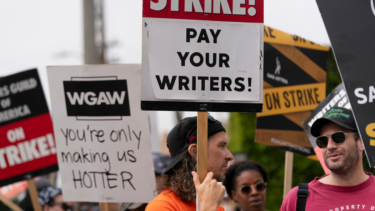 Drehbuchautoren in Hollywood streiken bereits seit mehr als vier Monaten. - Foto: Jae C. Hong/AP