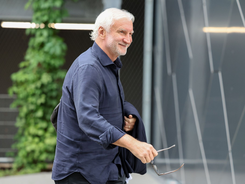 DFB-Sportdirektor Rudi Völler gibt zu, dass sein Job als Interims-Teamchef anstrengend war. - Foto: Jörg Halisch/dpa