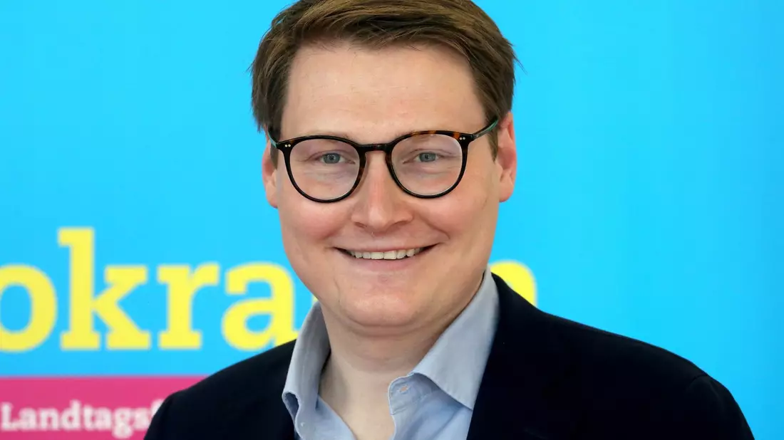 FDP-Politiker Moritz Körner: «Der Verbleib europäischer Unternehmen am russischen Markt muss zu einem wirtschaftlichen Verlustgeschäft gemacht werden.» - Bild: Roland Weihrauch/dpa