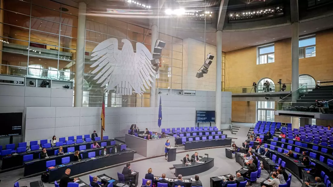 Erstmals wurde im Bundestag über die von der Bundesregierung geplante Reform des Klimaschutzgesetzes debattiert. - Bild: Kay Nietfeld/dpa