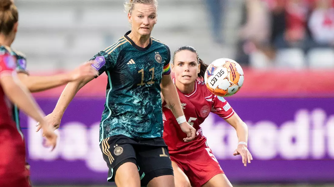 Alexandra Popp (M) und die DFB-Frauen mussten sich in Dänemark geschlagen geben. - Bild: Bo Amstrup/Ritzau Scanpix Foto/AP/dpa
