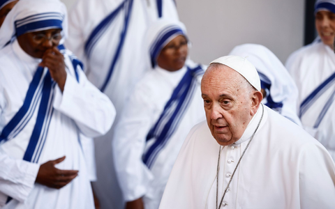 «Aber das Hauptkriterium kann nicht der Erhalt des eigenen Wohlstandes sein, sondern vielmehr die Wahrung der Menschenwürde»: Papst Franziskus in Marseille. - Foto: Yara Nardi/Reuters Pool/ AP/dpa