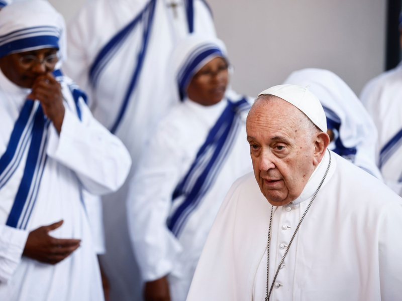 «Aber das Hauptkriterium kann nicht der Erhalt des eigenen Wohlstandes sein, sondern vielmehr die Wahrung der Menschenwürde»: Papst Franziskus in Marseille. - Foto: Yara Nardi/Reuters Pool/ AP/dpa