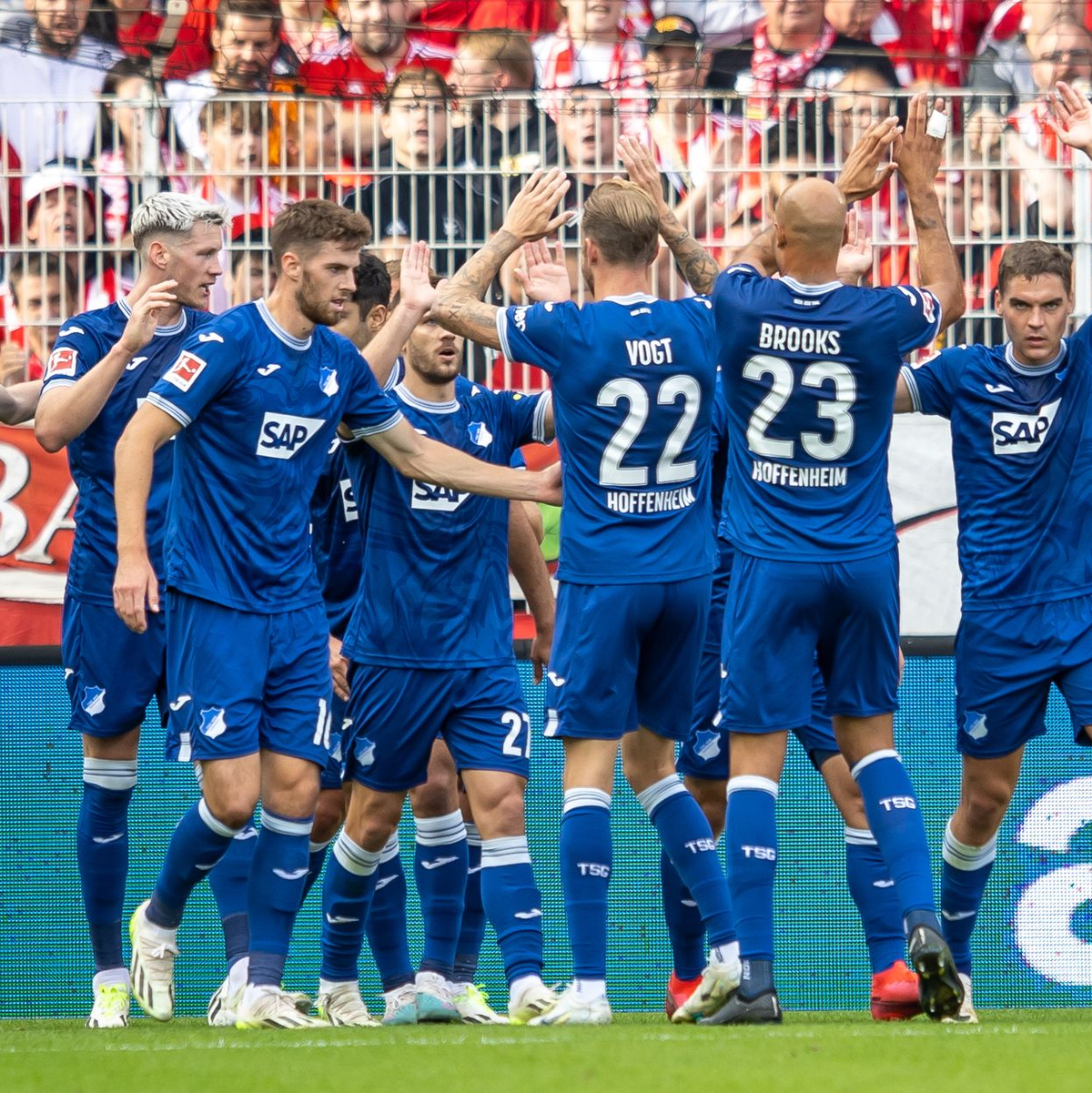 Borussia Dortmund holte beim Gastspiel in der Alten Försterei drei Punkte. - Foto: Andreas Gora/dpa