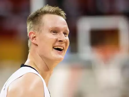 Steht mit Gießen im BBL-Pokal-Achtelfinale: Robin Benzing. - Foto: Swen Pförtner/dpa