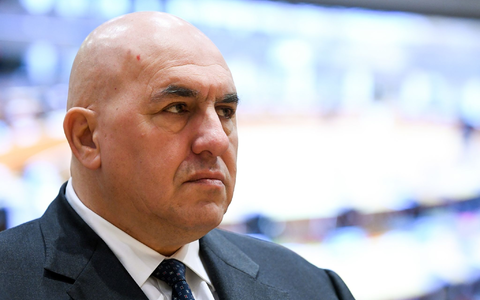 Verteidigungsminister Guido Crosetto macht seinem Ärger Luft. - Foto: -/EU Council/dpa