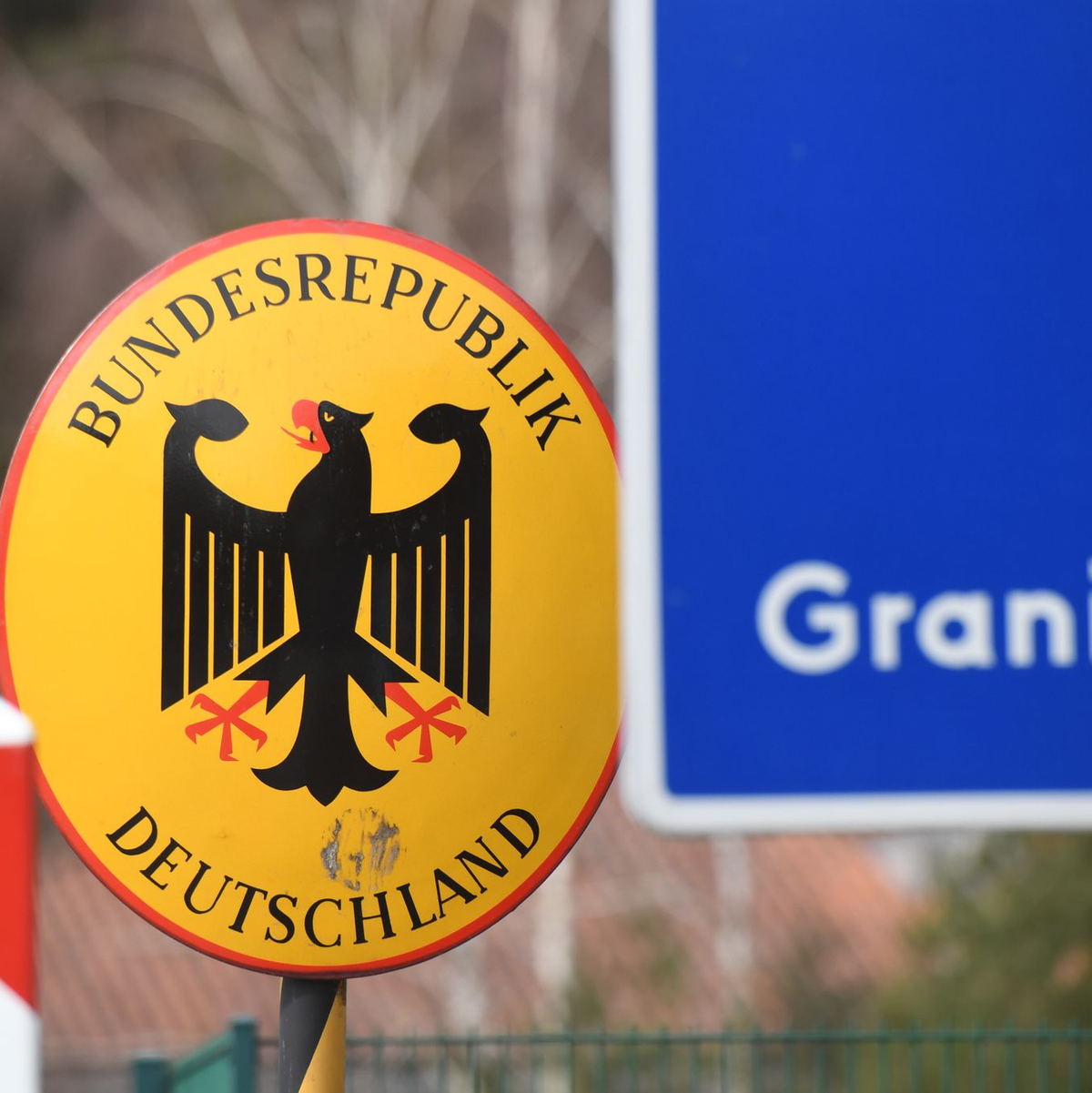 Kanzler Olaf Scholz (SPD) stellt mögliche zusätzliche Maßnahmen an der Grenze zu Polen in Aussicht. - Foto: Stefan Sauer/dpa-Zentralbild/dpa