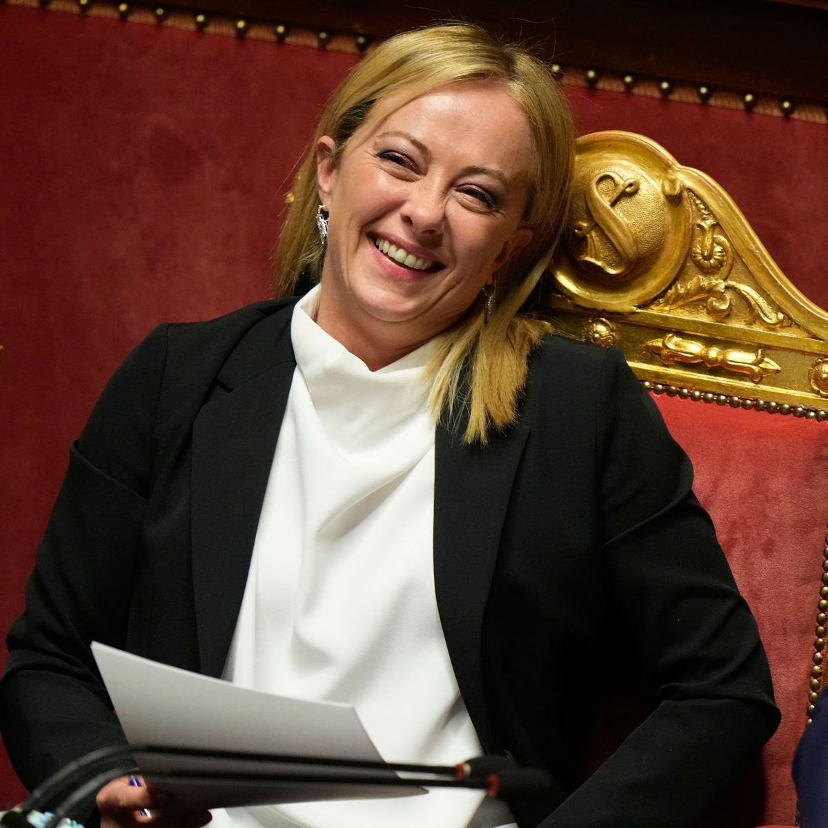 Italiens Ministerpräsidentin Giorgia Meloni ist auch Mutter. - Foto: Andrew Medichini/AP/dpa