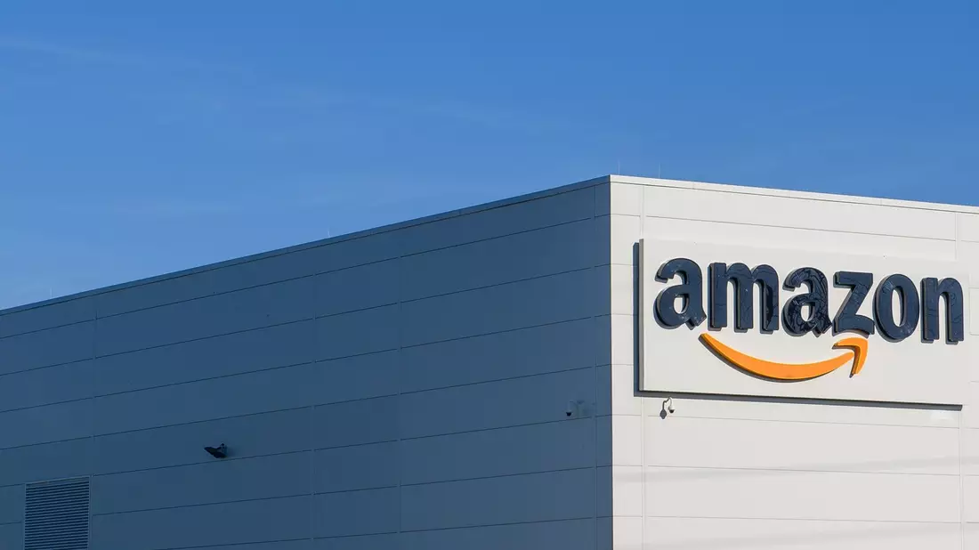 Amazon entwickelt selbst auch eigene KI-Sprachmodelle. - Bild: Klaus-Dietmar Gabbert/dpa