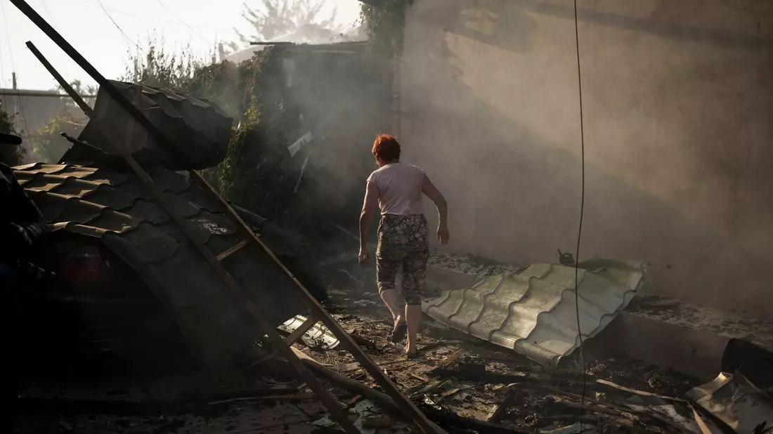 In der Region Cherson haben russische Soldaten laut einer Untersuchungskommission der Vereinten Nationen Frauen vergewaltigt und sexuelle Gewalt ausgeübt. - Bild: Felipe Dana/AP/dpa