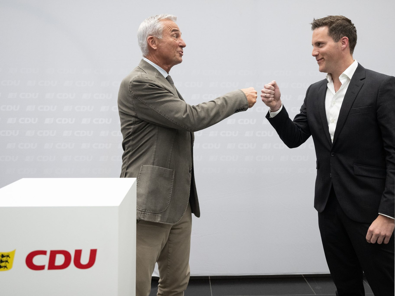 Thomas Strobl (l) verzichtet auf eine erneute Kandidatur für den CDU-Landesvorsitz. Als Nachfolge schlägt er Manuel Hagel vor. - Foto: Marijan Murat/dpa