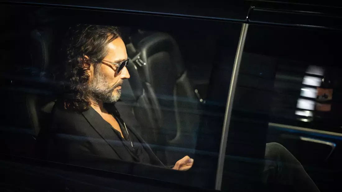 Britische Medien berichten über Vorwürfe mehrerer Frauen gegen Russell Brand wegen Vergewaltigung, körperlicher Übergriffe und emotionalen Missbrauchs. - Bild: James Manning/PA Wire/dpa